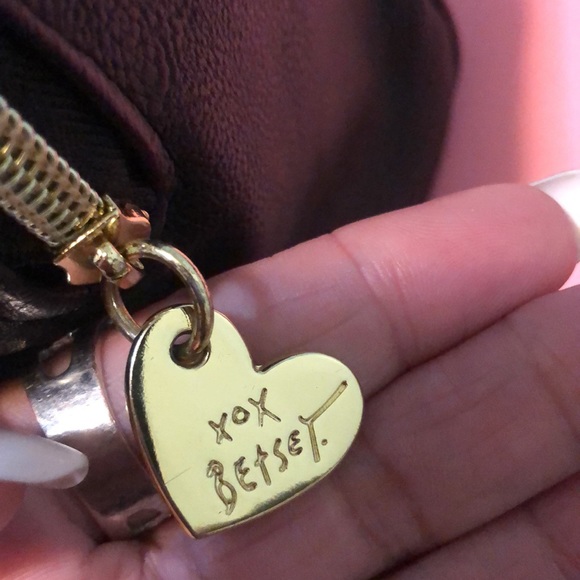 Betsey Johnson Handbag & Wallet Set - Picture 4 of 16